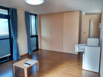 【居間・リビング】 | レオパレス梨乃木坂 | 設備・仕様は号室により異なる為、現況を優先致します。