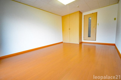 【居間・リビング】 | レオパレス梨乃木坂 | 設備・仕様は号室により異なる為、現況を優先致します。