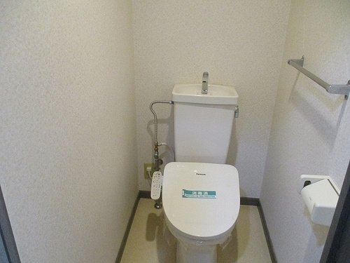 ライオンズマンション熊本中央のトイレ|温水洗浄便座設置