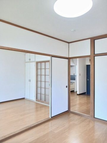 ワールドハイツ満永の内装