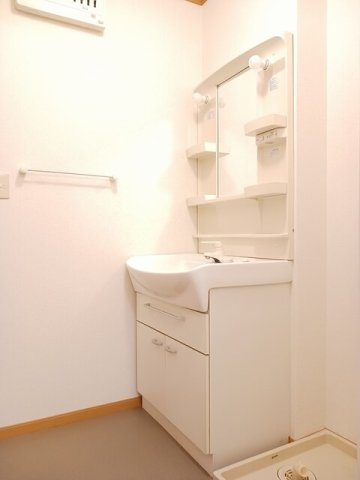クランベリーコートの洗面所