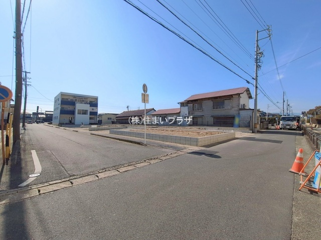 仲介手数料無料）津島市役所前１号棟の前面道路含む現地写真