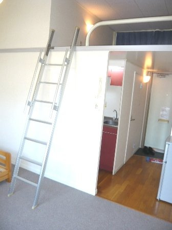 レオパレス戸島Ⅱの居間・リビング