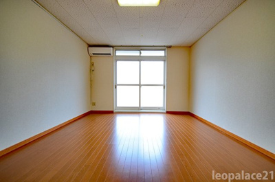 【居間・リビング】 | レオパレス花立 | 設備・仕様は号室により異なる為、現況を優先致します。