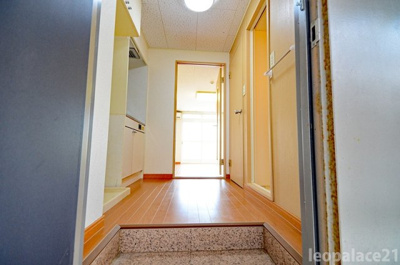 【玄関】 | レオパレス花立 | 設備・仕様は号室により異なる為、現況を優先致します。