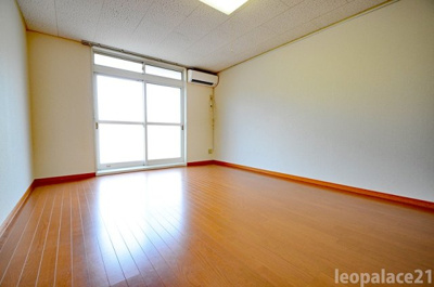 【居間・リビング】 | レオパレス花立 | 設備・仕様は号室により異なる為、現況を優先致します。