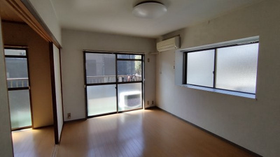 【居間・リビング】 | 榮久ハイツ