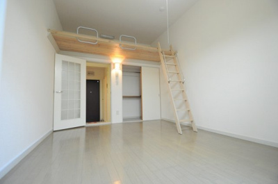 【居間・リビング】 | レオパレス水前寺西ＰＡＲＴ４Ａ | 同タイプの写真です（家具無し）