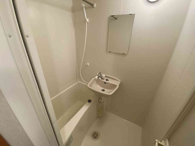 レオパレスＦＯＲＴＵＮＡＴＥの浴室|設備・仕様は号室により異なる為、現況を優先致します。