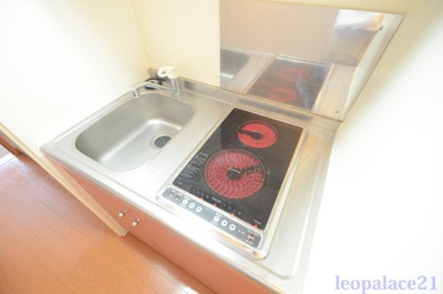 【キッチン】 | レオパレスプルミエール新屋敷 | 設備・使用は号室により異なる為、現況を優先致します。