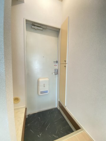 アーシャーハウス Cの玄関