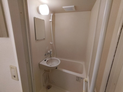 【浴室】 | レオパレスパークサイド南熊本 | 設備・仕様は号室により異なる為、現況を優先致します。