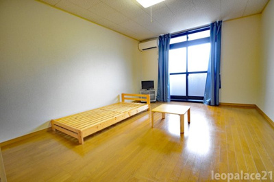 【居間・リビング】 | レオパレス上徳 | 設備・仕様は号室により異なる為、現況を優先致します。