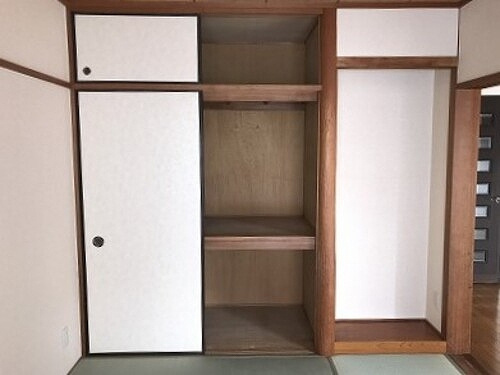 ライオンズマンション新大江第２の収納|押入