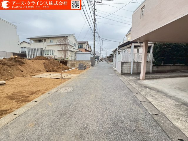 【前面道路含む現地写真】 | 柏市明原3丁目 | 50坪以上のゆとりある土地なので2台分の駐車スペースやガーデニング、お子様の遊び場まで確保することができそうですね♪