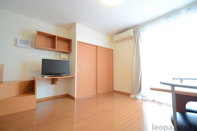 【居間・リビング】 | レオパレスＫＯＢＡ | 設備・仕様は号室により異なる為、現況を優先致します。