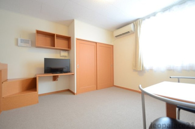 【居間・リビング】 | レオパレスＫＯＢＡ | 設備・仕様は号室により異なる為、現況を優先致します。