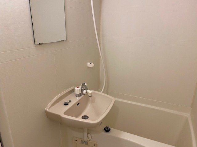 レオパレスＯＫＡＤＡＭＡＣＨＩの浴室|設備・使用は号室により異なる為、現況を優先致します。