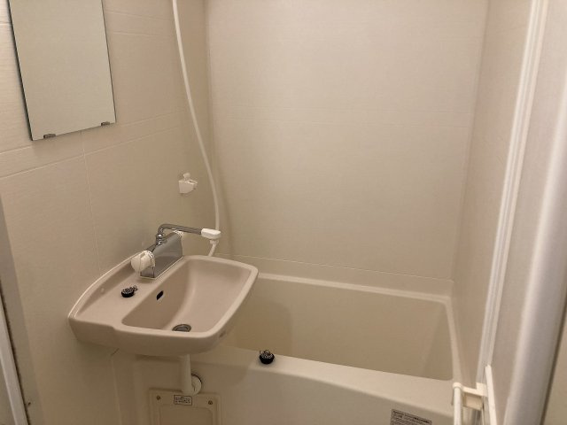 レオパレスことぶきの浴室|設備・使用は号室により異なる為、現況を優先致します。