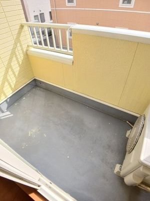 【バルコニー】 | コゥジィーコートＢ