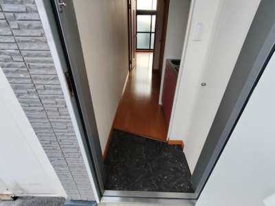 【玄関】 | レオパレスコンフォート宇留毛 | 設備・仕様は号室により異なる為、現況を優先致します。