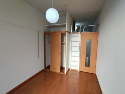 【居間・リビング】 | レオパレスコンフォート宇留毛 | 設備仕様は号室により異なる為、現況を優先致します。