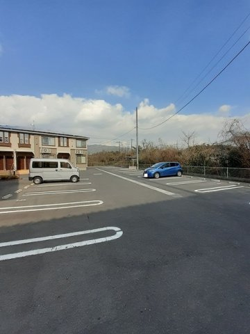 グランデ　フィオーレ　木園　Ａの駐車場