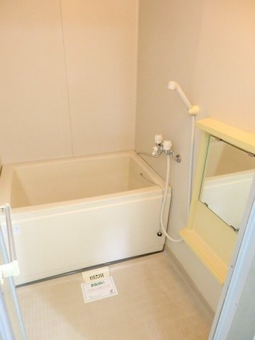 ニューシティ松田の浴室|日々の疲れを癒すお風呂付です
