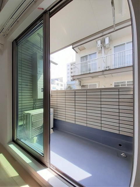 藤沢市湘南台５丁目のアパートのバルコニー