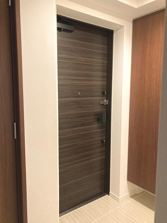 グランドメゾン桜新町の玄関