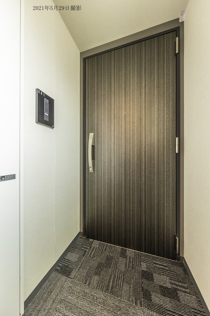 パークアクシス本所・親水公園の玄関|※写真は同タイプ住戸です。