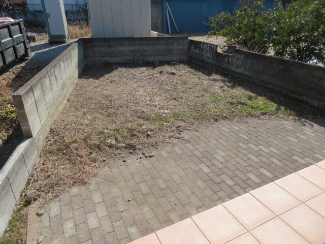 高崎市吉井町下小長根　中古1500の庭