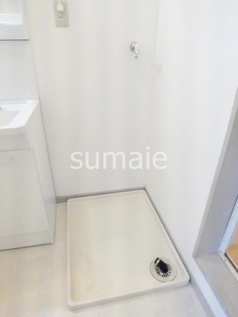 須賀コーポの内装|室内洗濯機置場です。