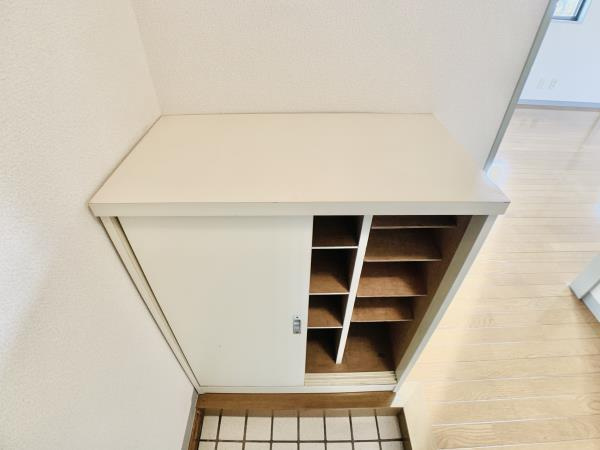 ウイング舟渡の居間・リビング|こちらのリビングで趣味の時間をお楽しみください