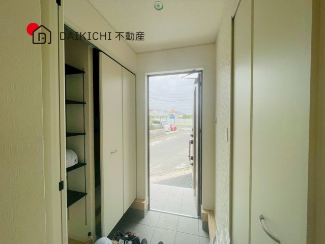 【玄関】 | 北本市下石戸第3　CRADLEGARDEN　新築戸建　全1棟　1号棟