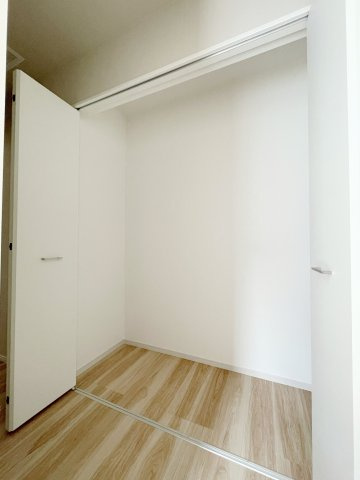 新築戸建・新築建売　福島市吉倉1期　吉井田小学校・岳陽中学校の収納|玄関近くの廊下収納！ご家族のアウター収納としても便利です！