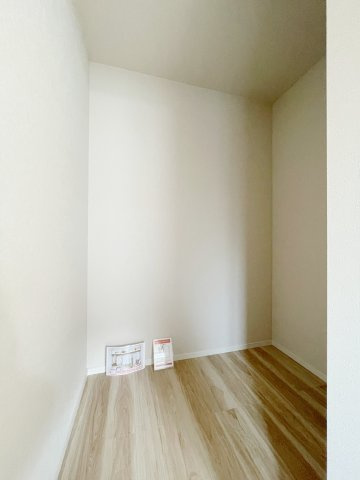 新築戸建・新築建売　福島市吉倉1期　吉井田小学校・岳陽中学校の収納|ウォークインクローゼットにはドアがないため物の出し入れがしやすいオープンタイプ！