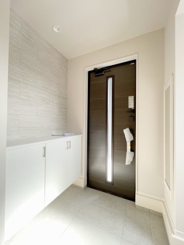 新築戸建・新築建売　福島市吉倉1期　吉井田小学校・岳陽中学校の玄関