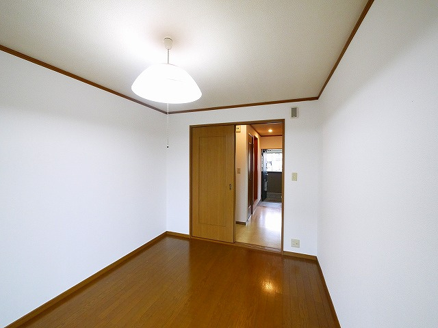 ラ・リビエールの洋室|きれいな洋室です