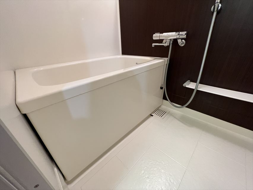 グランベルク和戸駅改札前の浴室|きれいなお風呂です