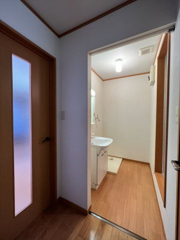 グランベルク和戸駅改札前の洗面所|忙しい朝には欠かせない洗面所です