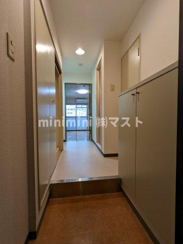 プリメーロ江戸堀の玄関