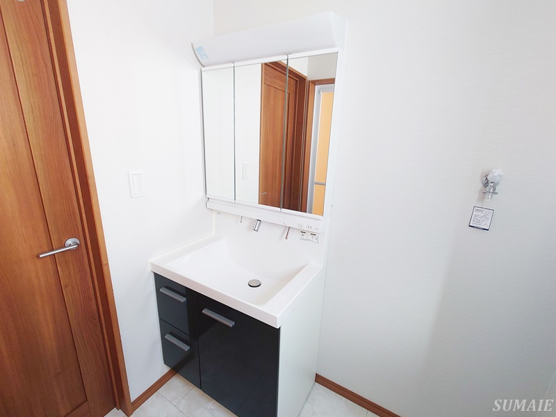 赤羽台3丁目戸建ての洗面所|独立洗面台です☆