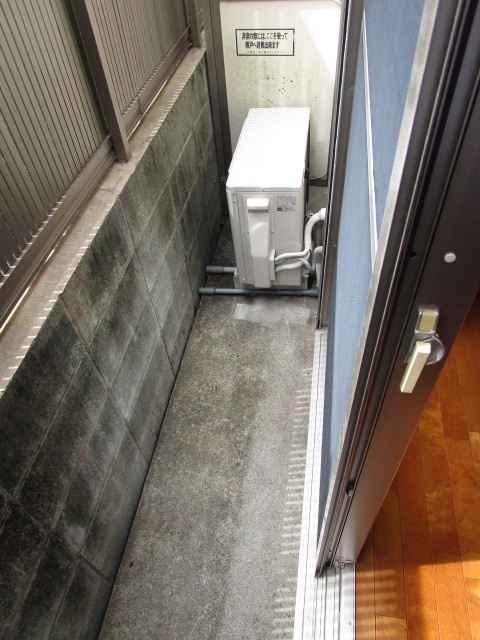 シモンズ北沢のバルコニー