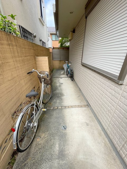 シモンズ北沢のその他共用部分|自転車駐輪可