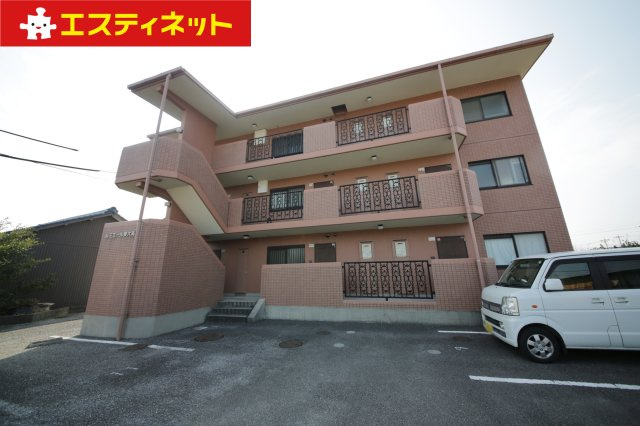 ルミエール東大高の外観