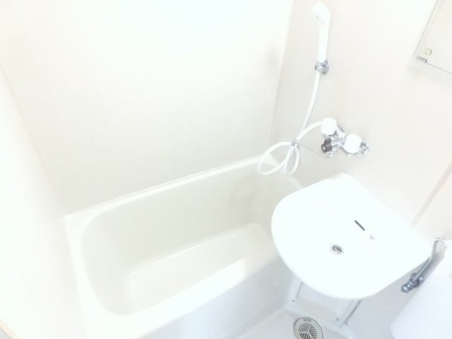 ホワイトハイツの浴室