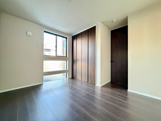 下伊敷1丁目戸建ての洋室