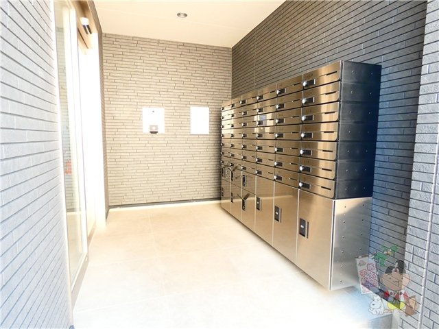 グランメゾン学南のエントランス