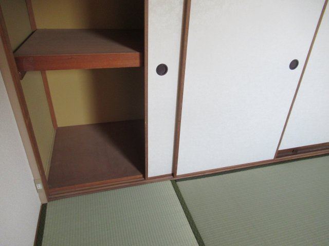 兵庫県公社　芦屋浜高層（高浜）１号棟の収納|大きなスペースがあり、収納には困りません